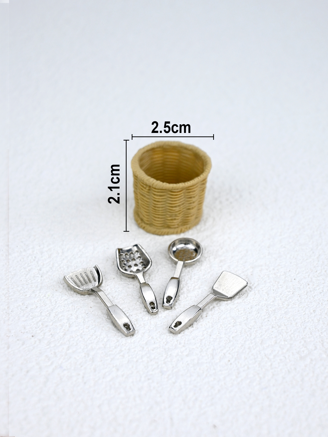 Un set di quattro utensili da  - Miniature Baking Kitchen recensione e prezzo